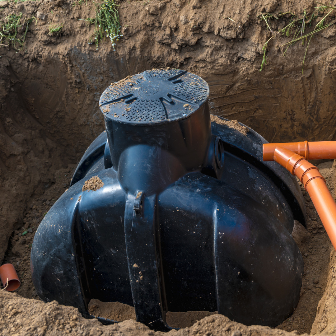 building a rainwater drainage to the collection container with the help of a plastic pipe
